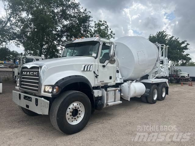Mack GR64F Ďalšie nákladné vozidlá