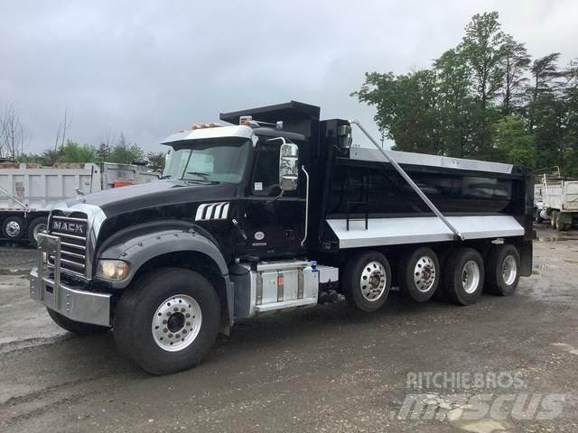 Mack GR64F Sklápače