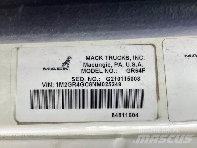Mack GR64F Sklápače