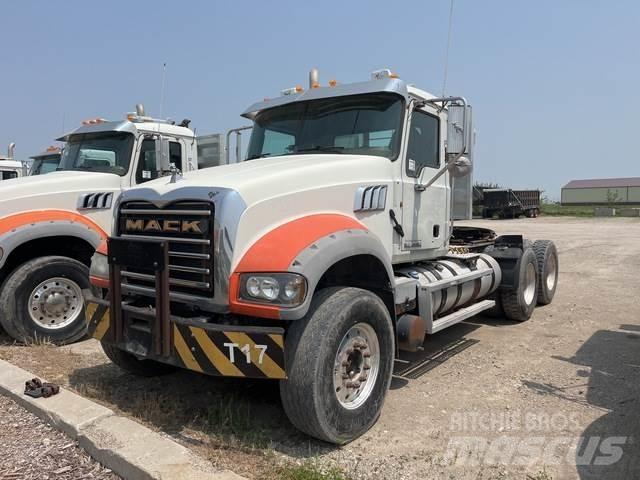 Mack GU713 Ťahače
