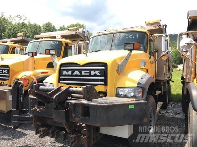 Mack GU713 Snežné pluhy, predné snežné radlice