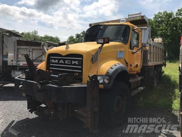 Mack GU713 Snežné pluhy, predné snežné radlice