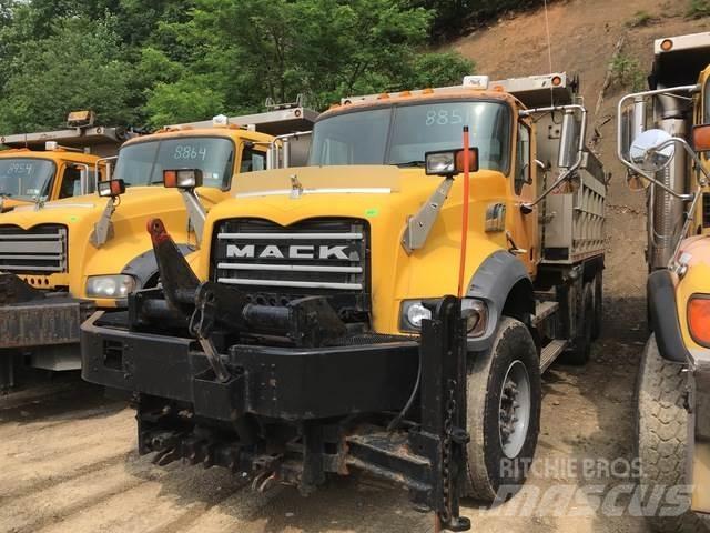 Mack GU713 Snežné pluhy, predné snežné radlice