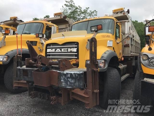 Mack GU713 Snežné pluhy, predné snežné radlice