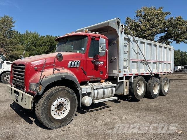 Mack GU713 Sklápače