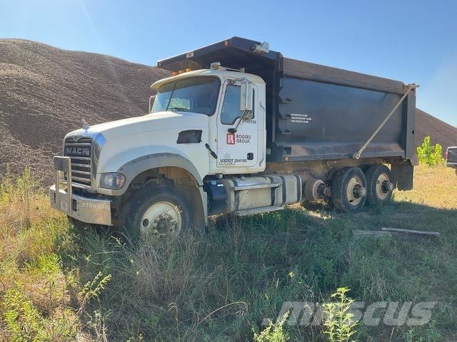 Mack GU713 Sklápače