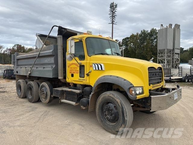 Mack GU713 Sklápače