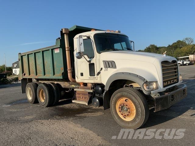 Mack GU713 Sklápače