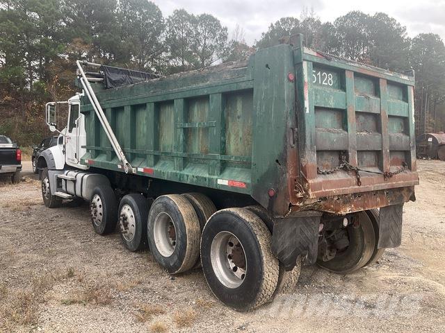 Mack GU713 Sklápače