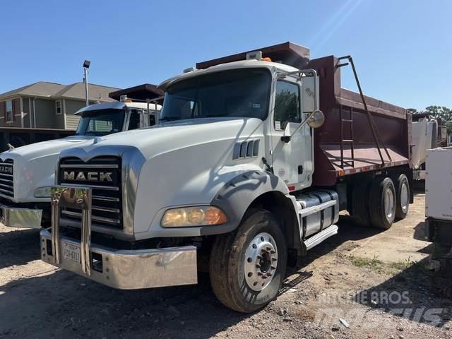 Mack GU813 Sklápače