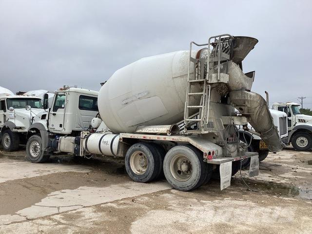 Mack GU813 Ďalšie nákladné vozidlá