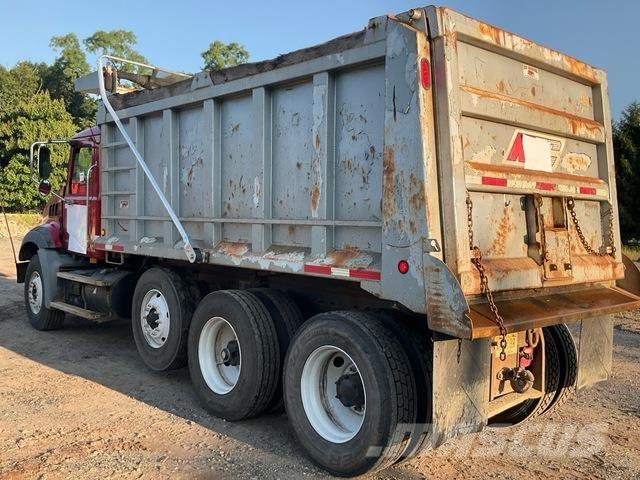 Mack GU813 Sklápače