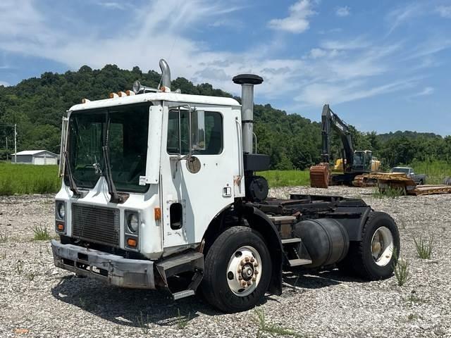 Mack MR688P Terminálový ťahač