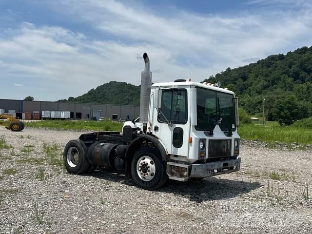 Mack MR688P Terminálový ťahač