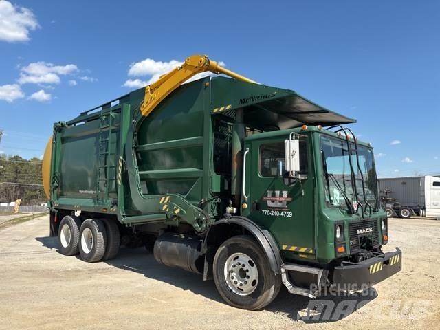 Mack MR690S Smetiarske vozidlá