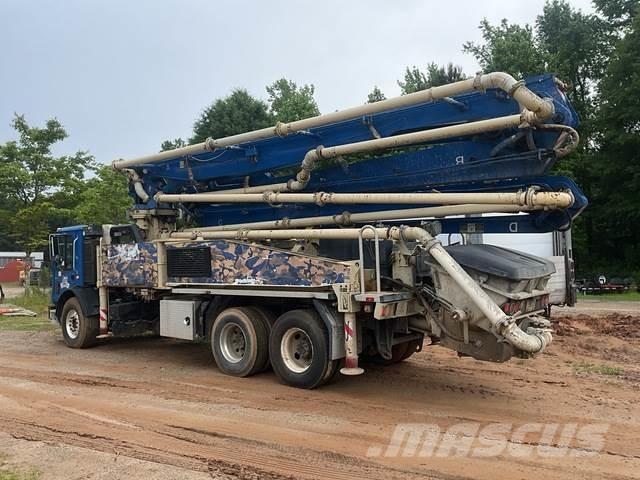 Mack MRU613 Nákladné autá s čerpadlami betónu