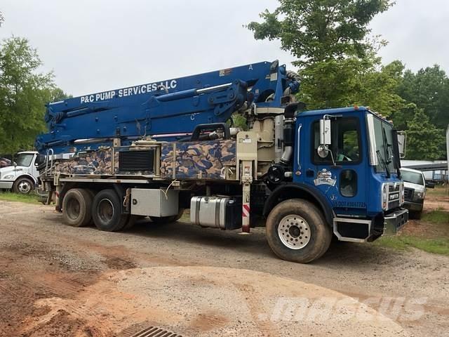 Mack MRU613 Nákladné autá s čerpadlami betónu