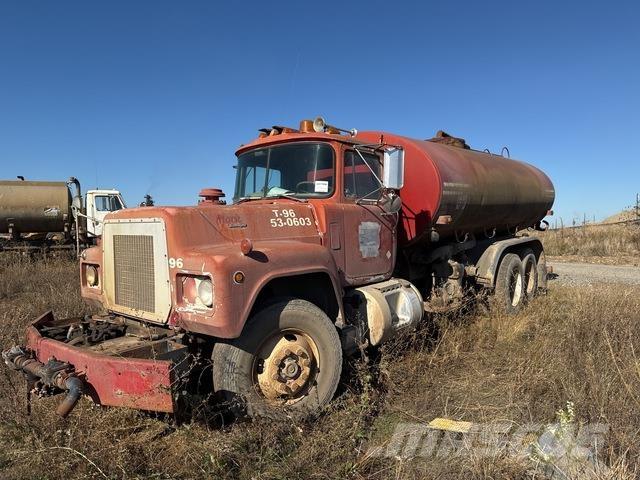 Mack R688ST Cisterny na vodu