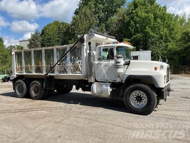 Mack RD600 Sklápače