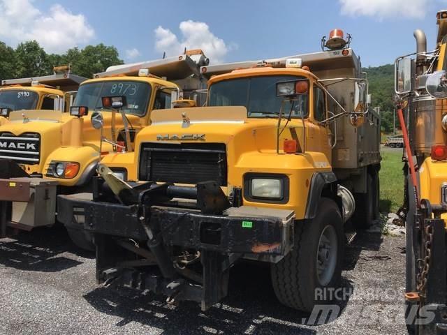 Mack RD600 Snežné pluhy, predné snežné radlice
