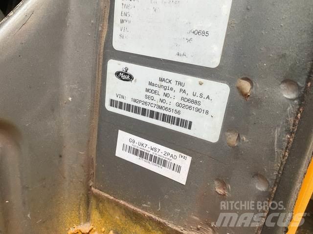 Mack RD600 Snežné pluhy, predné snežné radlice