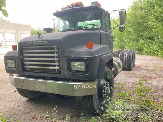 Mack RD688S Kabíny a interiér