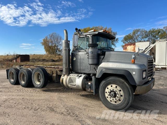 Mack RD688S Kabíny a interiér
