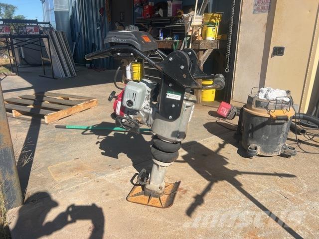 MBW R422 Vibračné zhutňovače