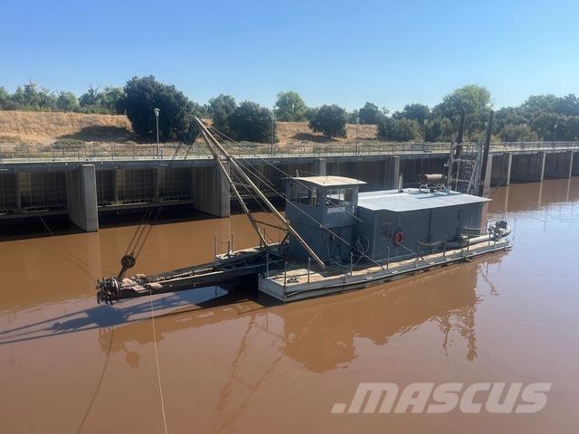  Moore Pracovné lode, bárky a pontóny