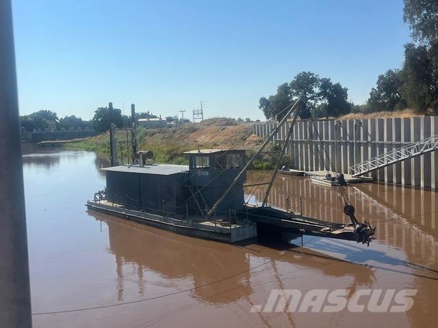  Moore Pracovné lode, bárky a pontóny