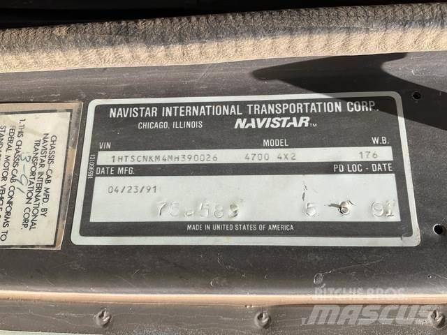 Navistar 4700 Skriňová nadstavba