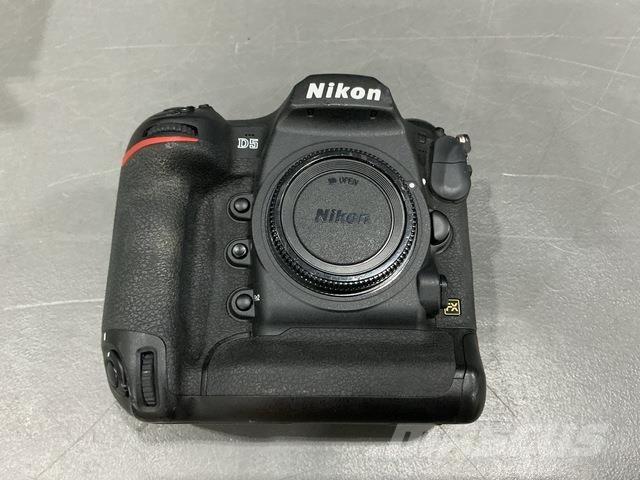  Nikon D5-a Stavebníctvo - ostatné
