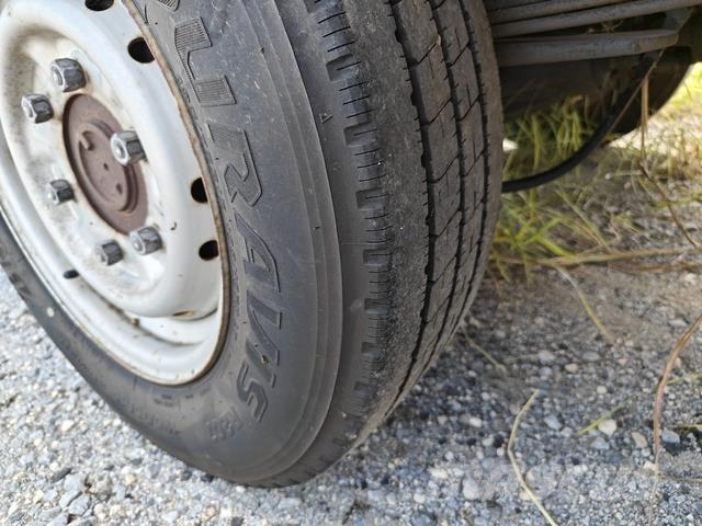 Nissan ATLAS Plošinové nákladné automobily/nákladné automobily so sklápacími bočnicami