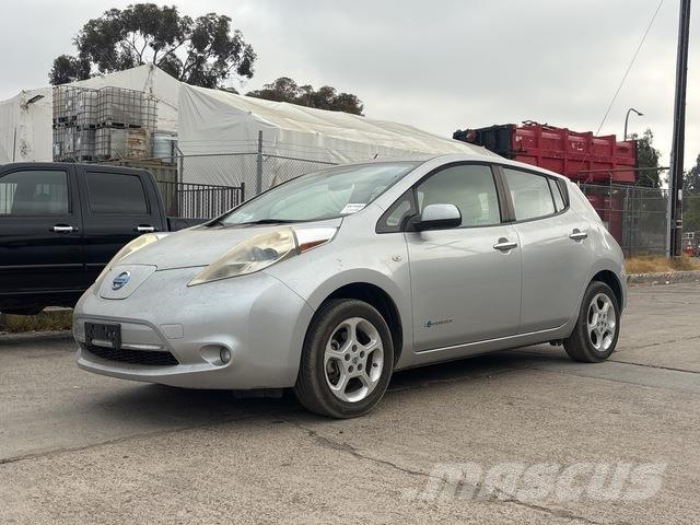 Nissan Leaf Automobily