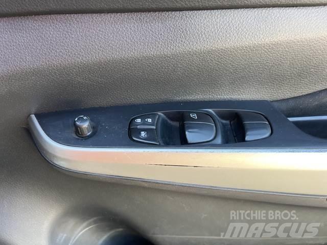 Nissan Navara Nakladacia/sklápacia bočnica