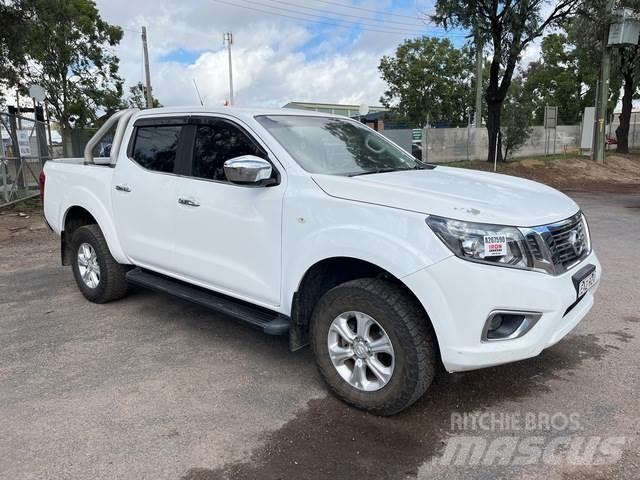Nissan Navara Nakladacia/sklápacia bočnica