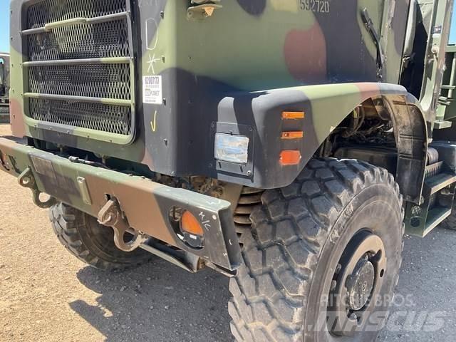Oshkosh AMK23A1 Skriňová nadstavba