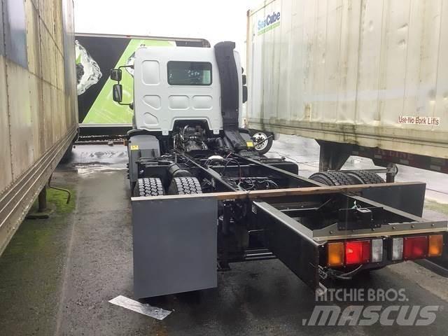 Peterbilt 220 Kabíny a interiér