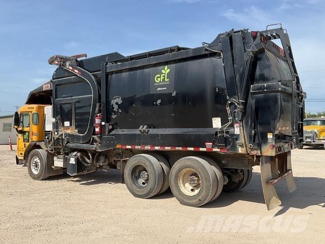 Peterbilt 320 Smetiarske vozidlá