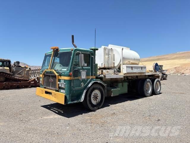 Peterbilt 320 Cisternové nákladné vozidlá