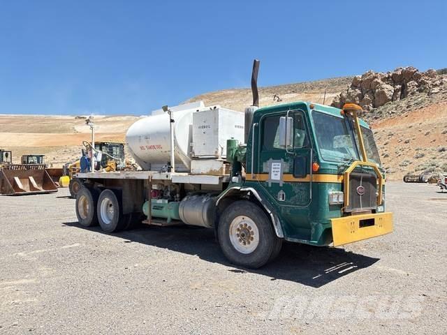 Peterbilt 320 Cisternové nákladné vozidlá