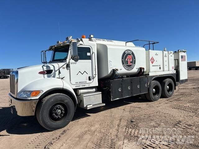 Peterbilt 335 Cisternové nákladné vozidlá
