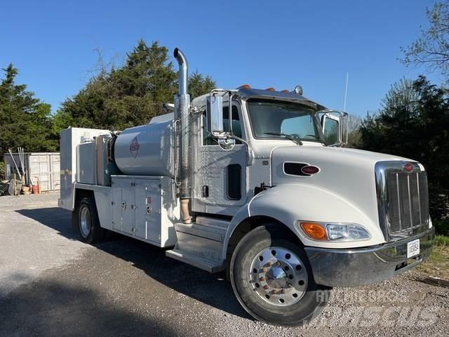 Peterbilt 337 Cisternové nákladné vozidlá