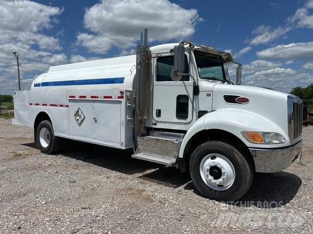 Peterbilt 337 Cisternové nákladné vozidlá