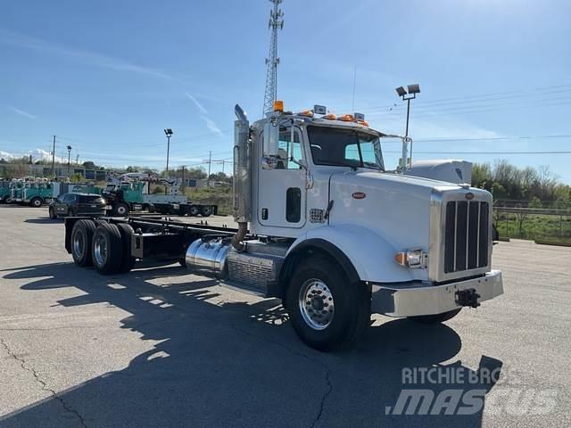 Peterbilt 365 Kabíny a interiér