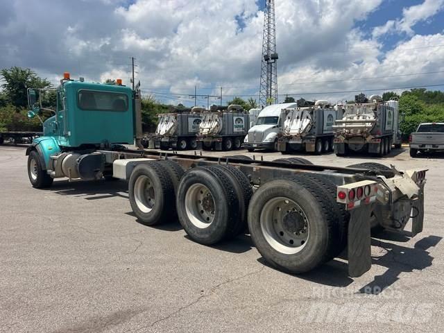 Peterbilt 365 Kabíny a interiér