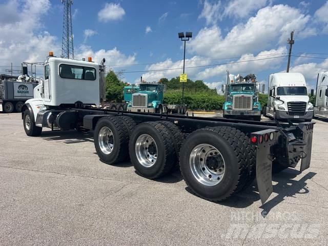 Peterbilt 365 Kabíny a interiér