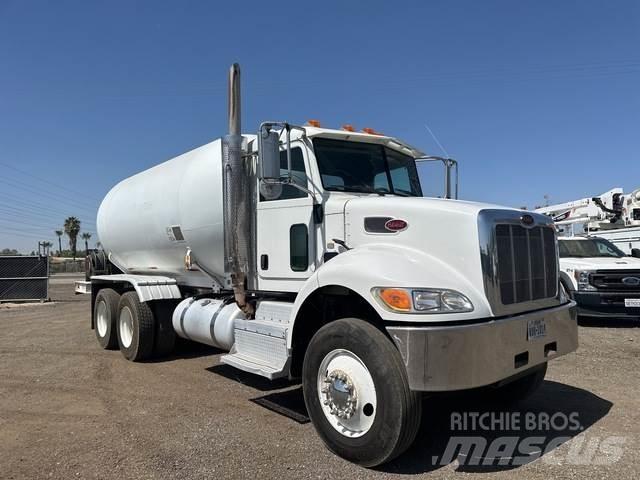Peterbilt 382 Cisternové nákladné vozidlá