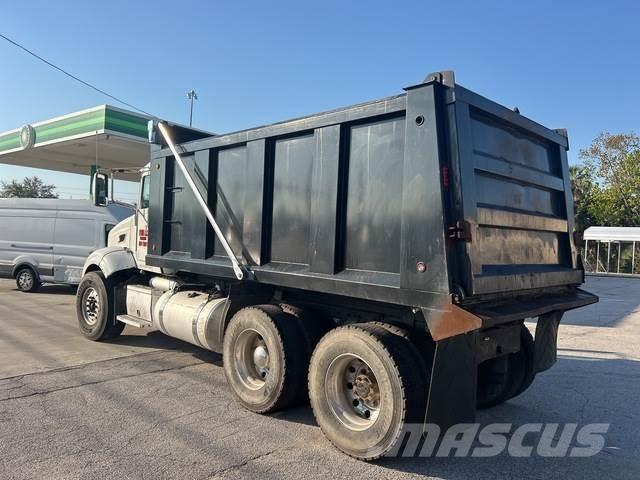 Peterbilt 384 Sklápače