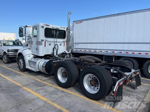 Peterbilt 384 Ťahače